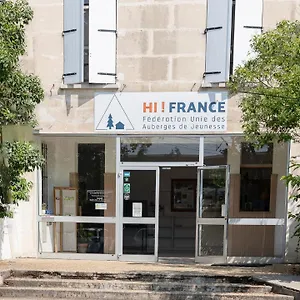 https://auberge-de-jeunesse-hi-arles.fr-provencehotel.com